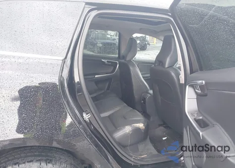 2016 Volvo Xc60 T5 Drive-E Premier z USA, uszkodzony, nr VIN YV440MDKXG2831215